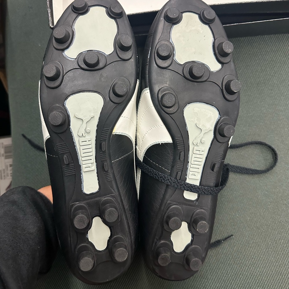 ⚽️ Puma soccer cleats